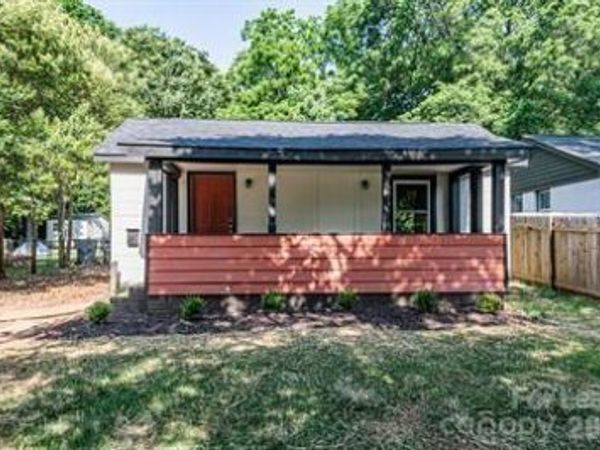 1807 Erie Street , Charlotte, NC 28216