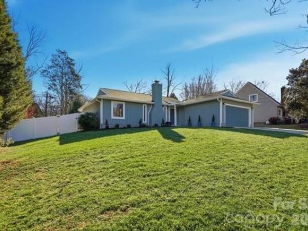 9803 Fairway Ridge Road, Charlotte, NC 28277