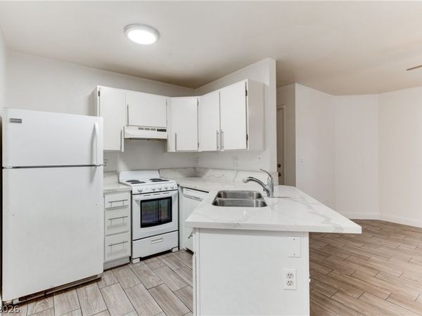 510 Elm Drive , Unit 105, Las Vegas, NV 89169