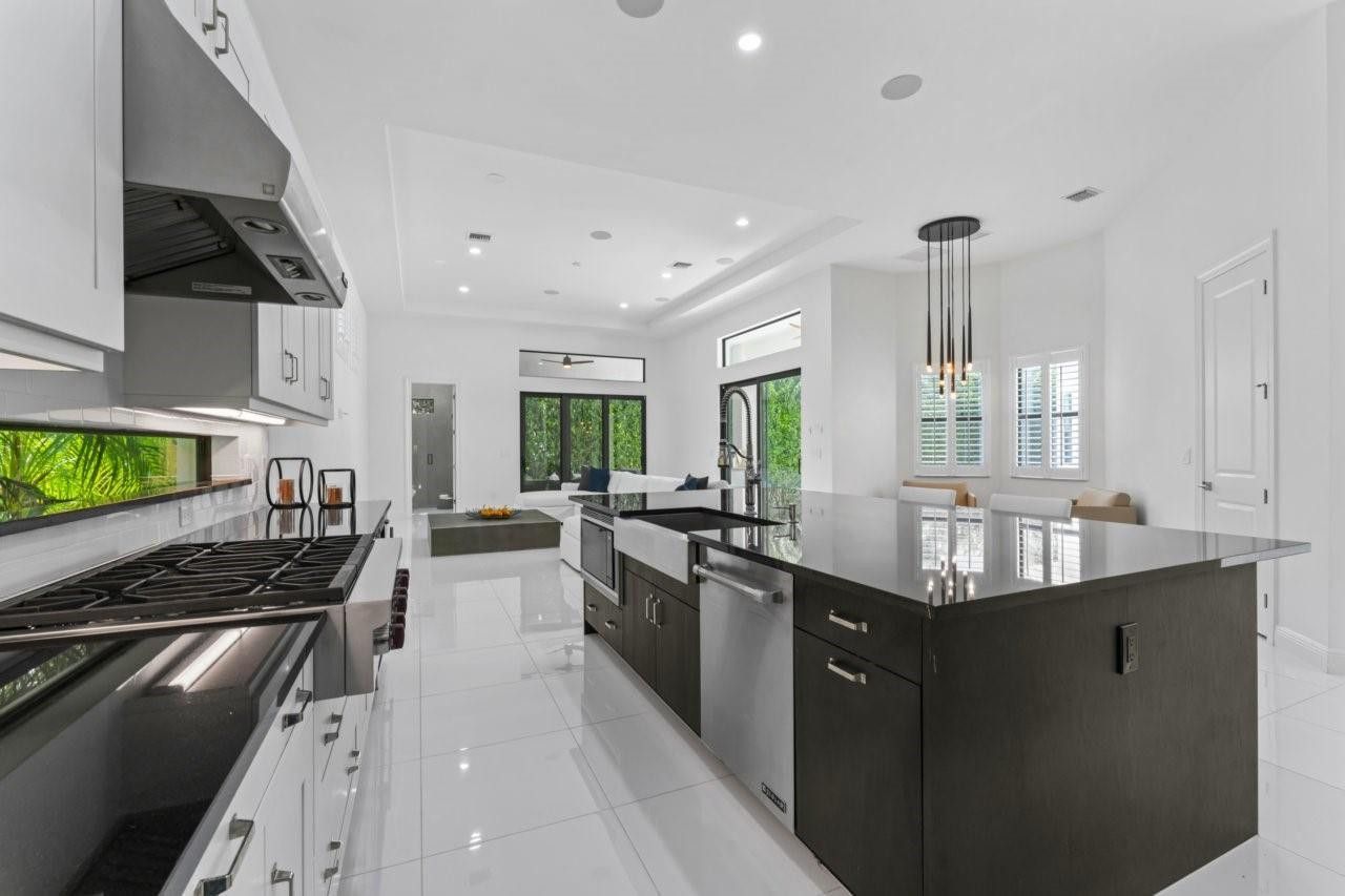 6990 NW 27th Avenue, Boca Raton, FL 33496 Photo