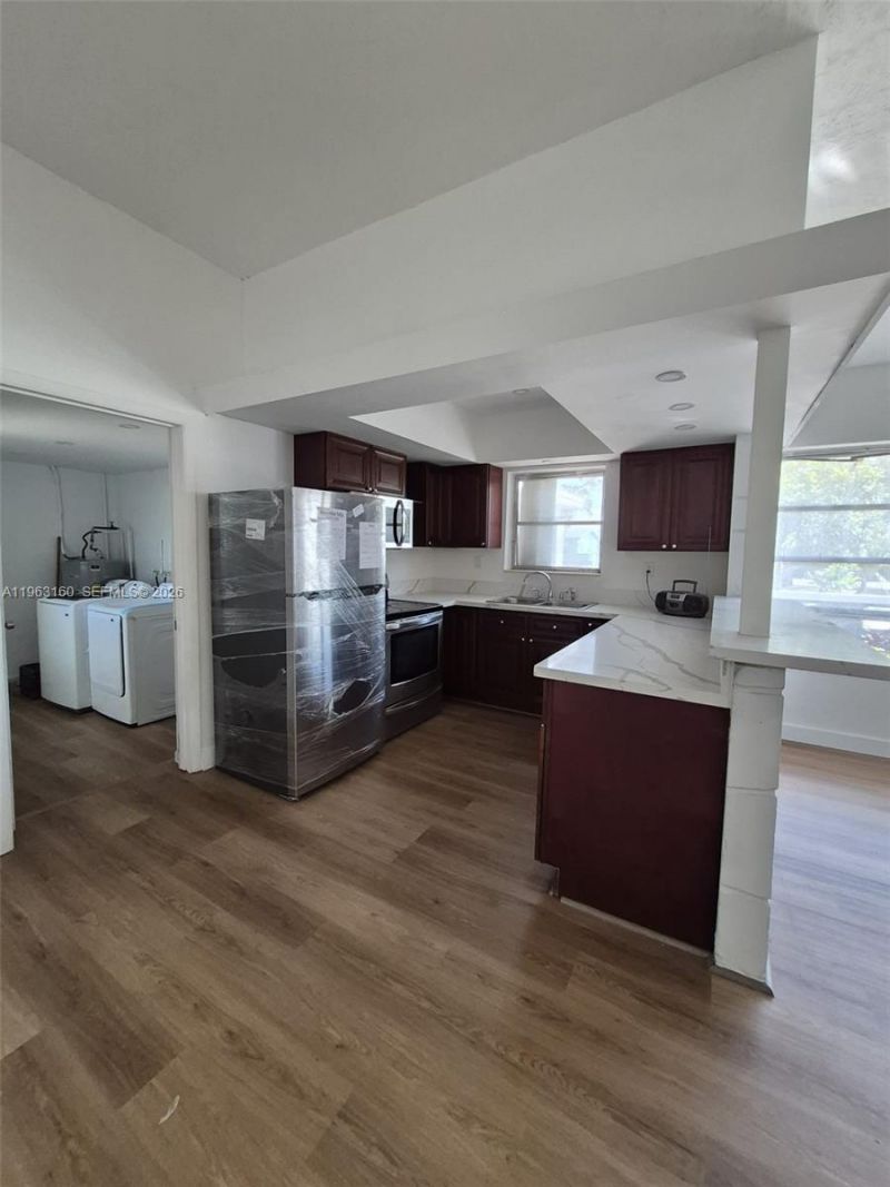 1711 NW 27th Ter, Fort Lauderdale, FL 33311 Photo