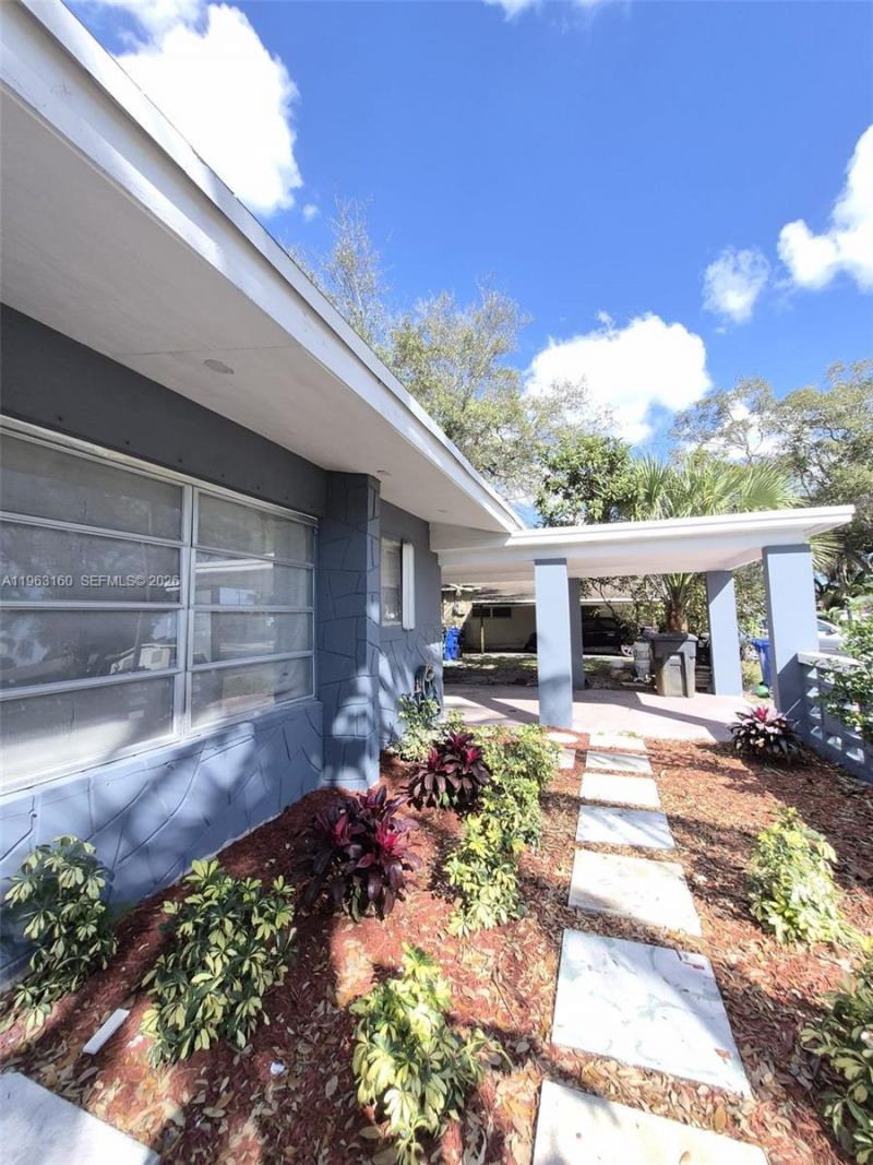 1711 NW 27th Ter, Fort Lauderdale, FL 33311 Photo