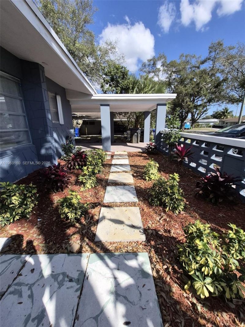 1711 NW 27th Ter, Fort Lauderdale, FL 33311 Photo