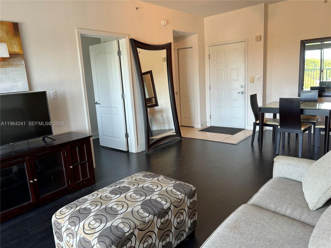 6001 SW 70th St, Unit 551, South Miami, FL 33143 Photo