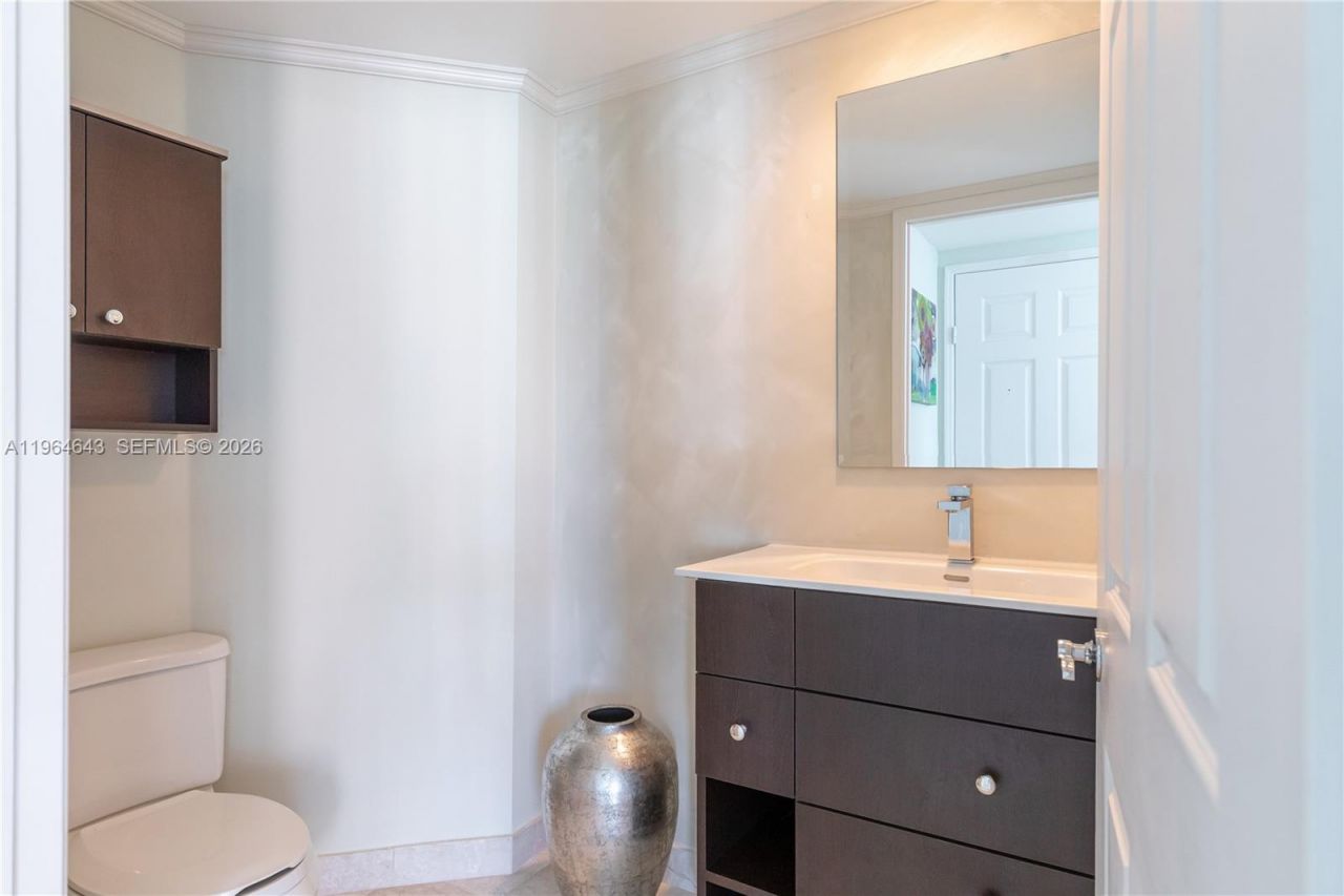 3370 NE 190th St, Unit 2007, Aventura, FL 33180 Photo