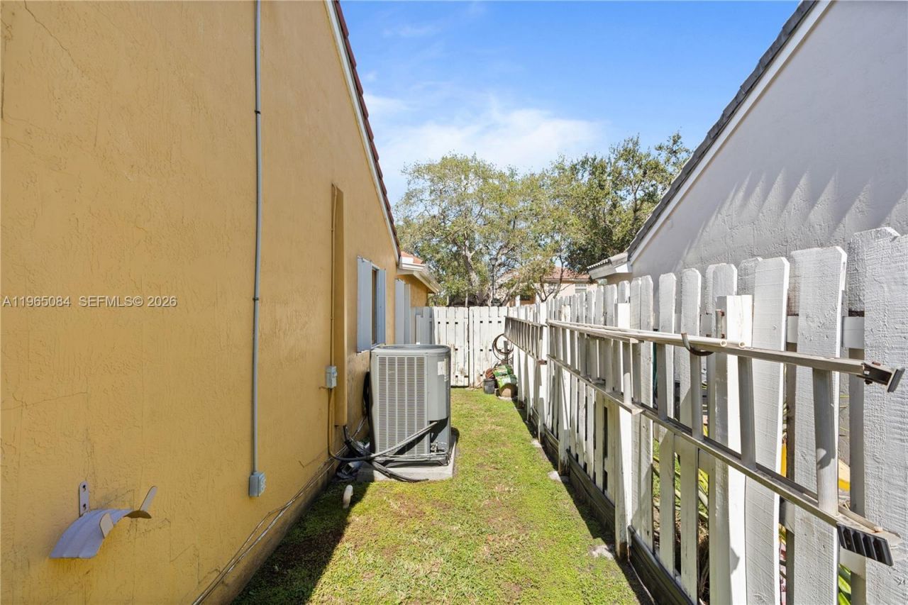 12730 SW 20th St, Miramar, FL 33027 Photo