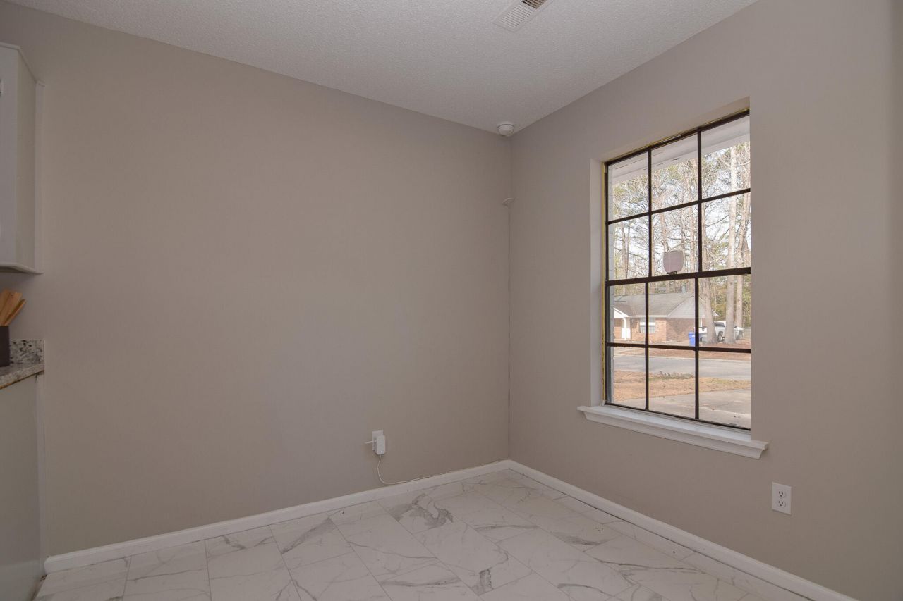 7774 Ginger Lane Photo 6