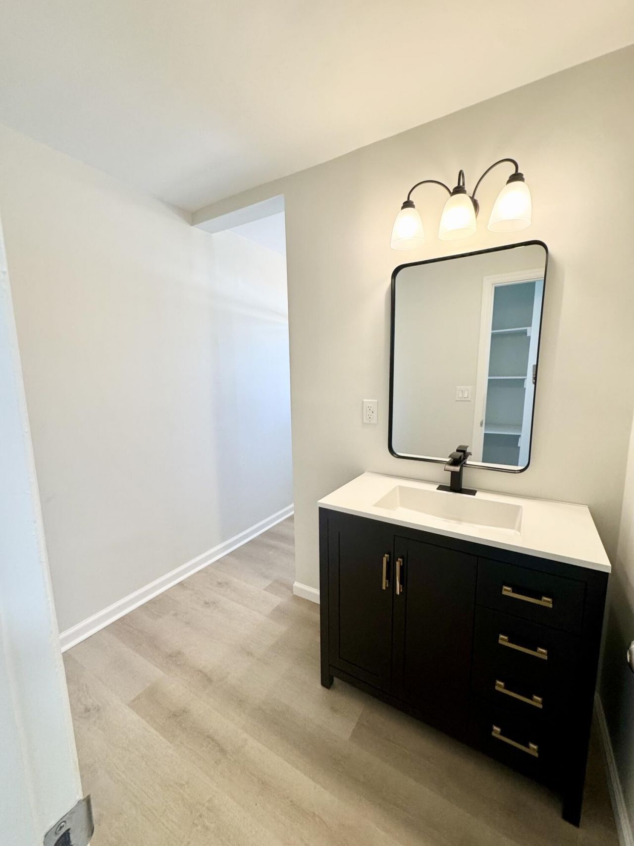 904 Samaria Road Photo 13