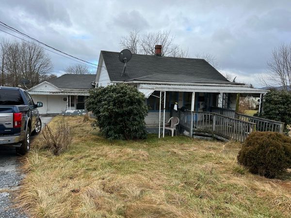 426 Anderson St, Lewisburg, WV 24901