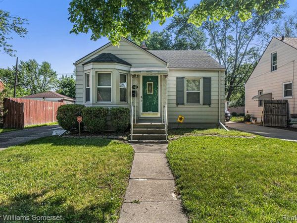 19446 Washtenaw Street, Harper Woods, MI 48225