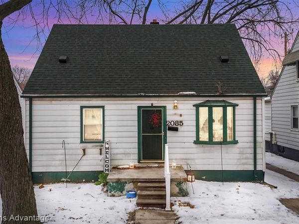 2085 Thomas Street, Lincoln Park, MI 48146