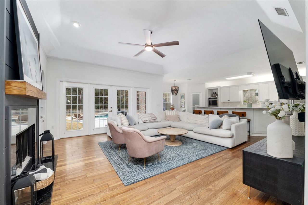 11121 NW 15th Place, Gainesville, FL 32606 Photo