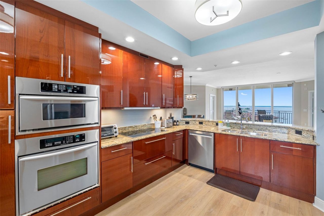 5823 Bowen Daniel Drive, Unit 703, Tampa, FL 33616 Photo