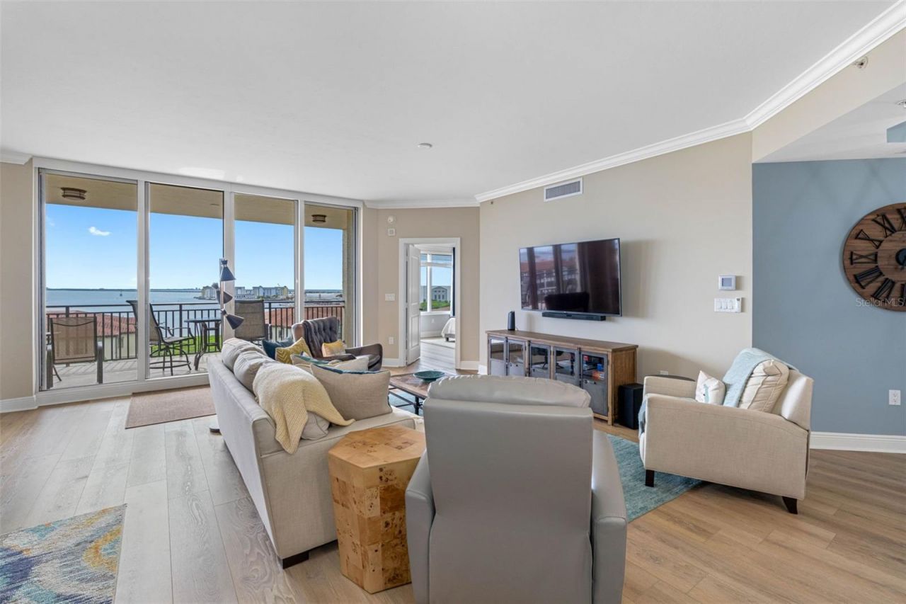 5823 Bowen Daniel Drive, Unit 703, Tampa, FL 33616 Photo