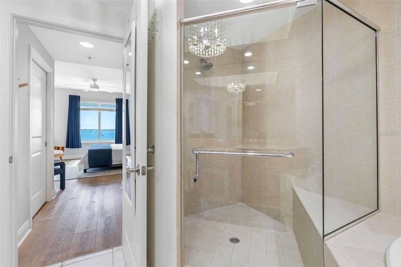 5823 Bowen Daniel Drive, Unit 703, Tampa, FL 33616 Photo