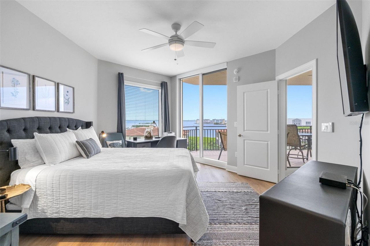 5823 Bowen Daniel Drive, Unit 703, Tampa, FL 33616 Photo