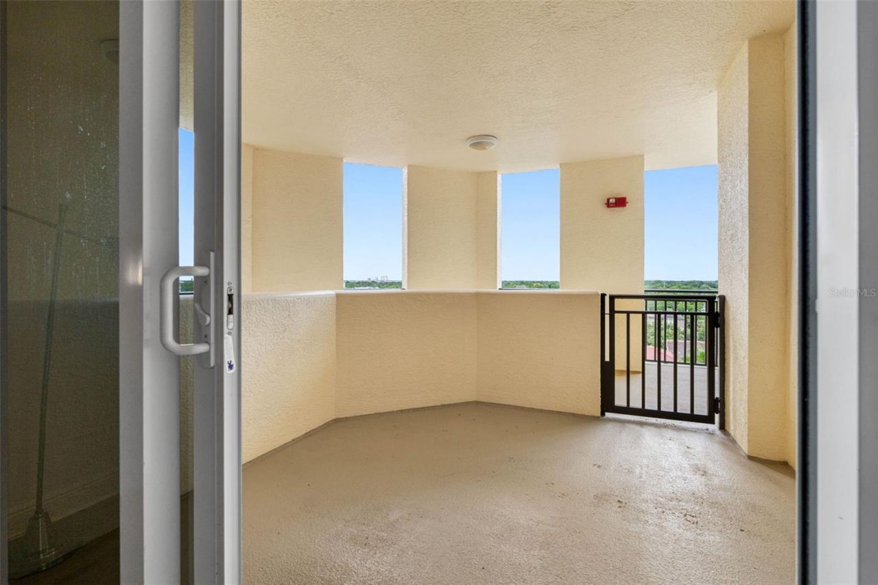 5823 Bowen Daniel Drive, Unit 703, Tampa, FL 33616 Photo