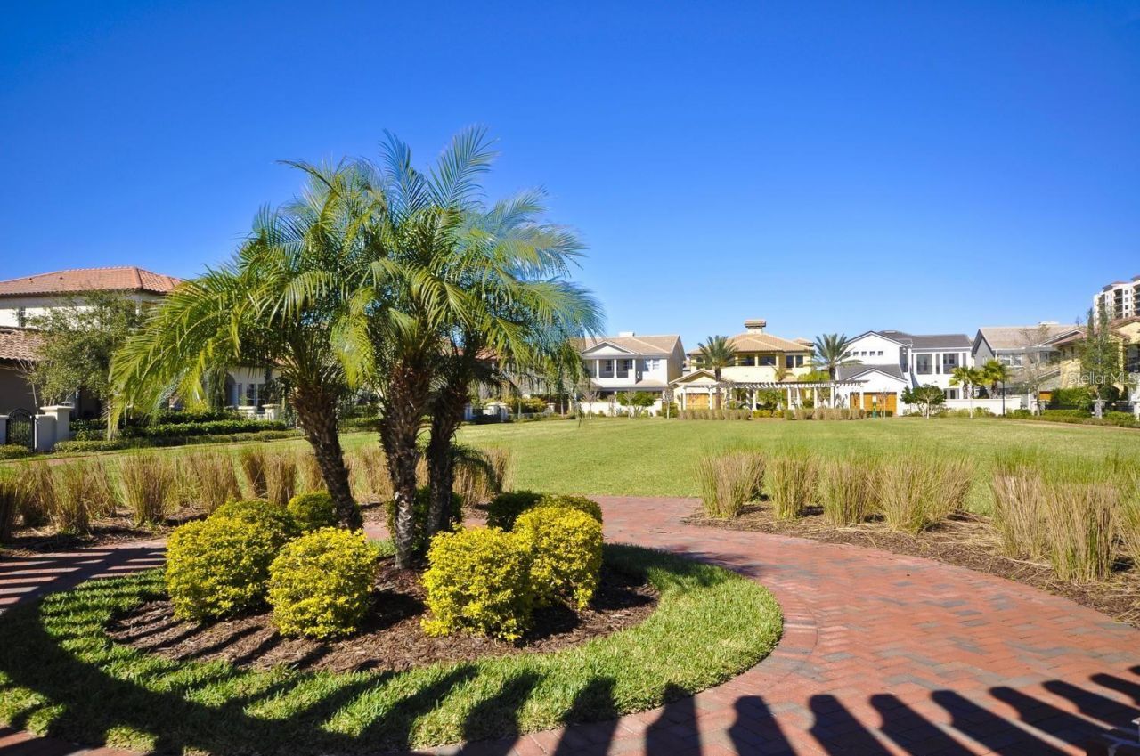 5823 Bowen Daniel Drive, Unit 703, Tampa, FL 33616 Photo