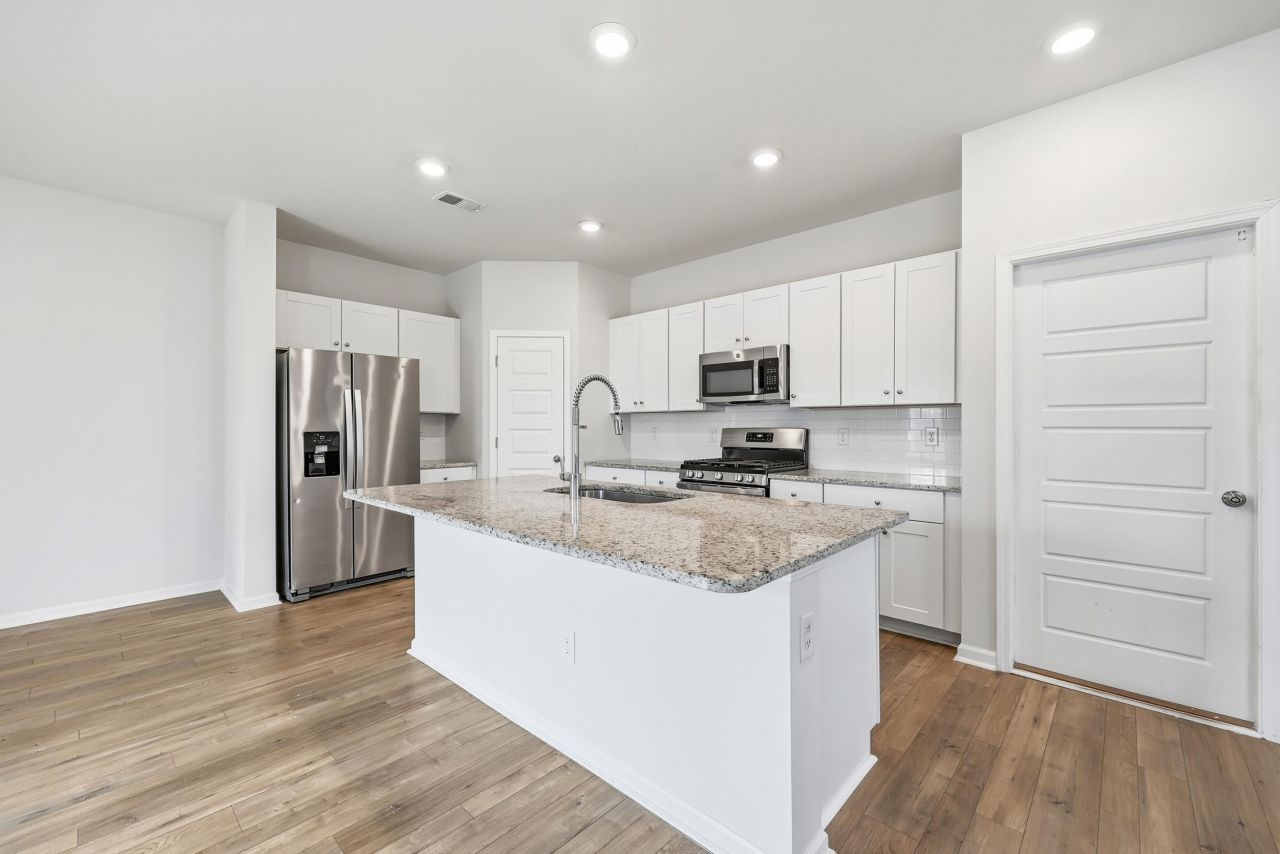 700 Dusty Pine Way Photo 12