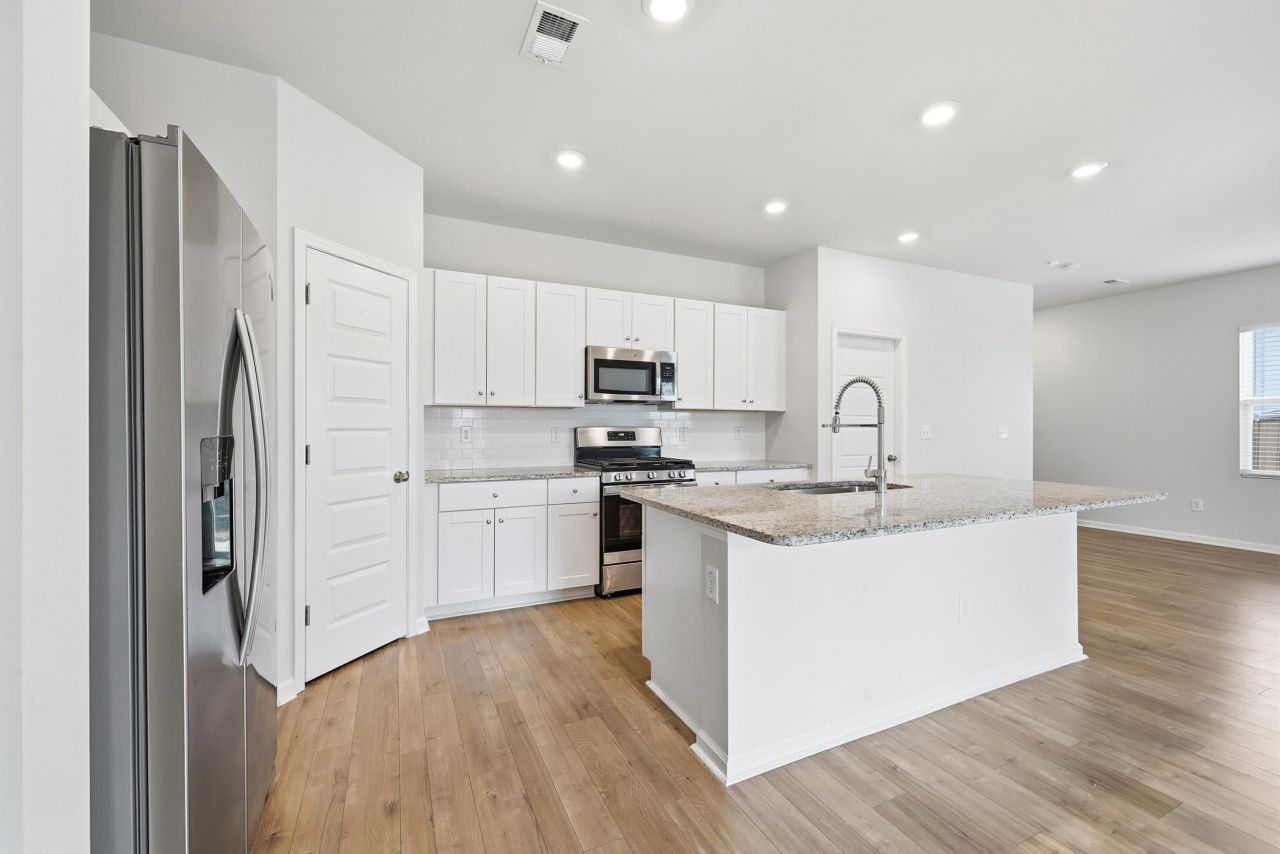 700 Dusty Pine Way Photo 13