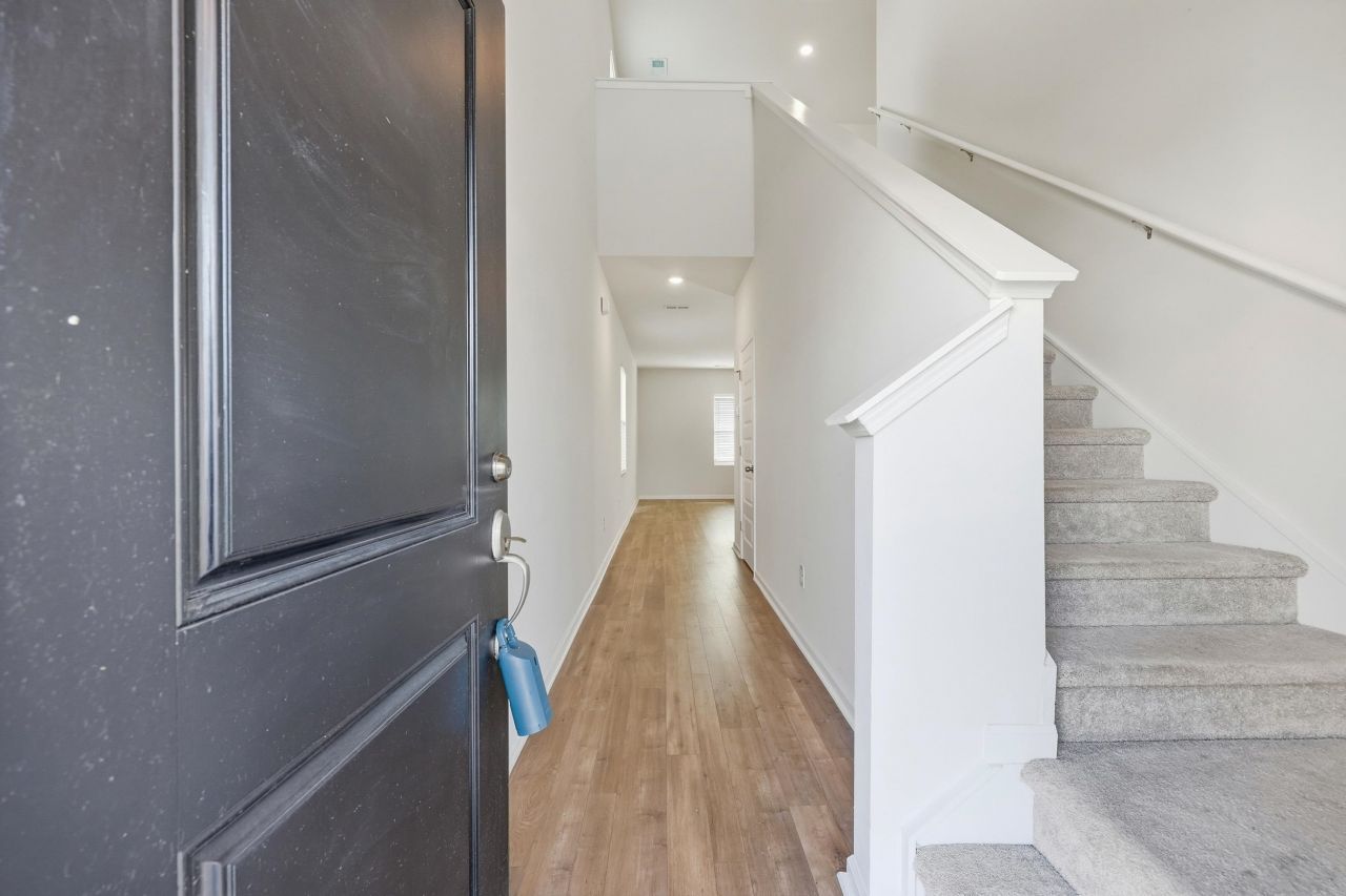 700 Dusty Pine Way Photo 5