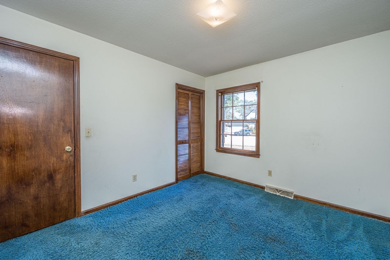 105 Chalcott Place Photo 26