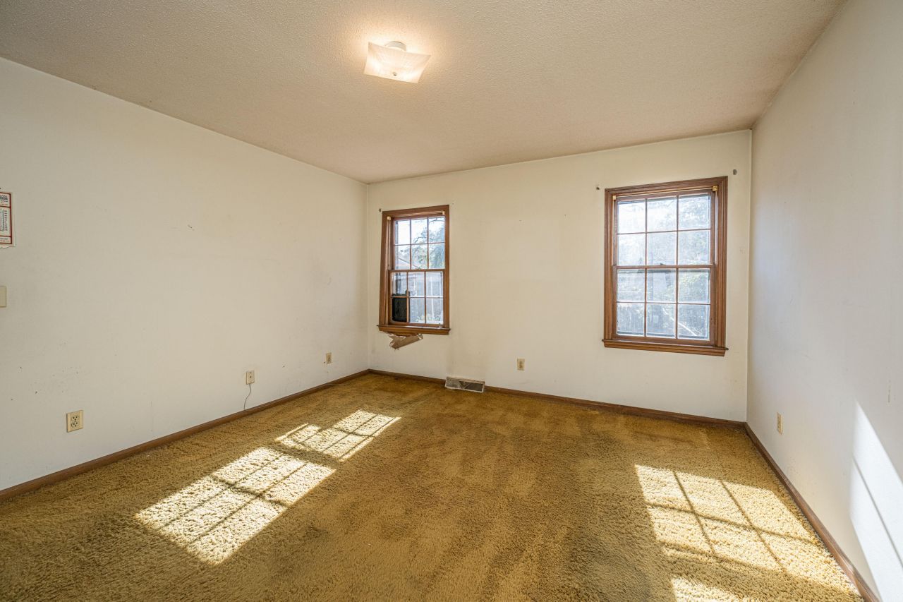 105 Chalcott Place Photo 28