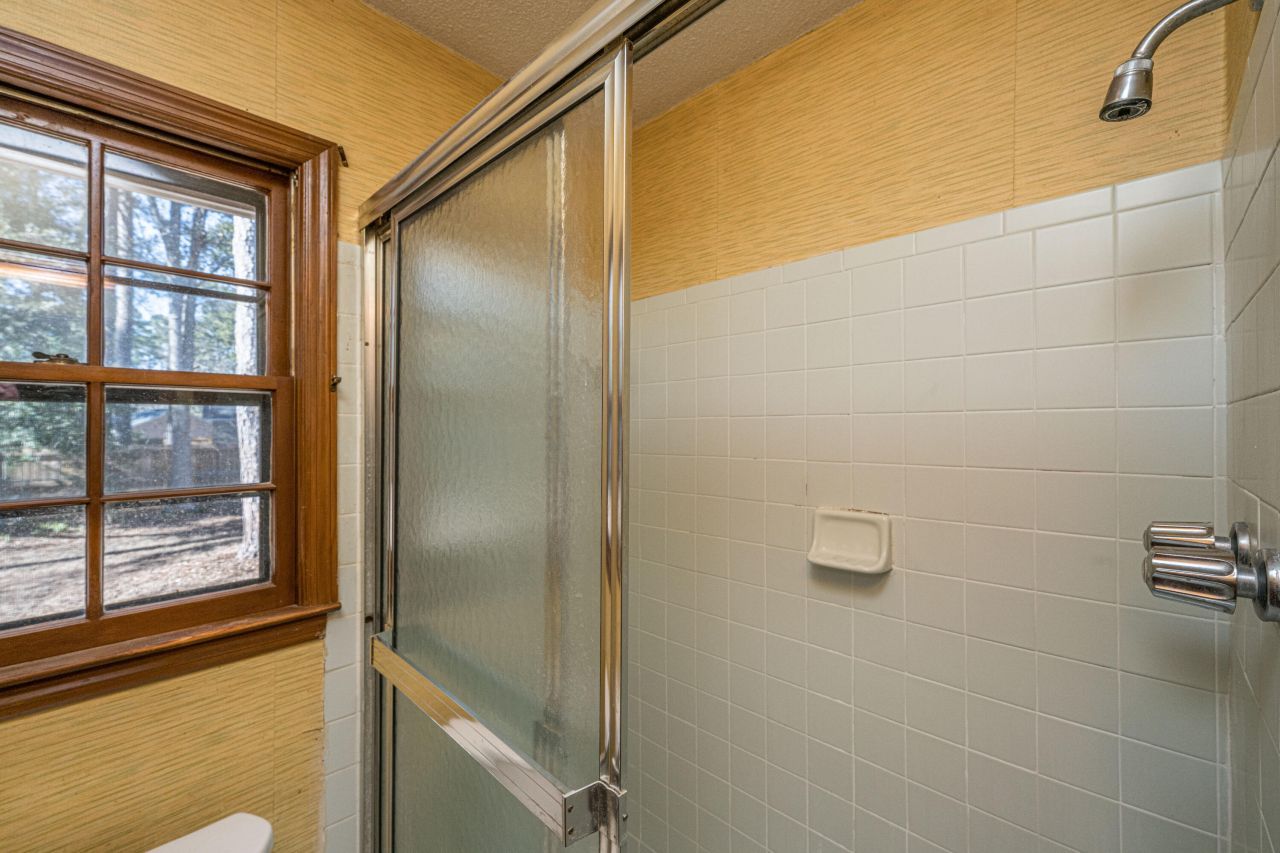 105 Chalcott Place Photo 30