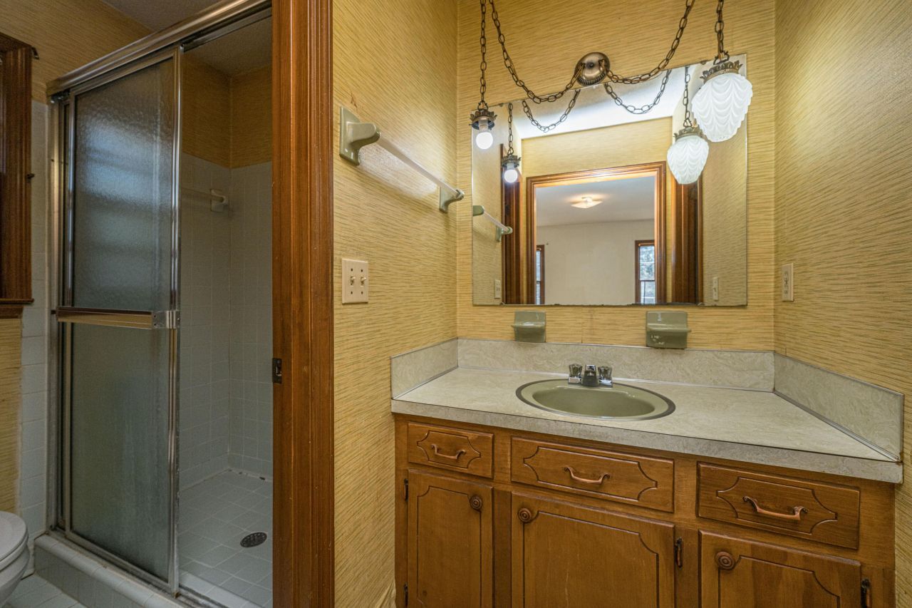 105 Chalcott Place Photo 31