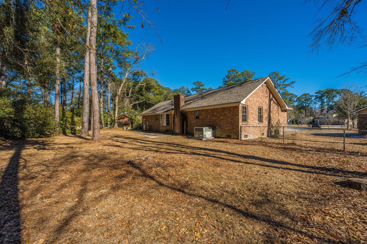 105 Chalcott Place Photo 35