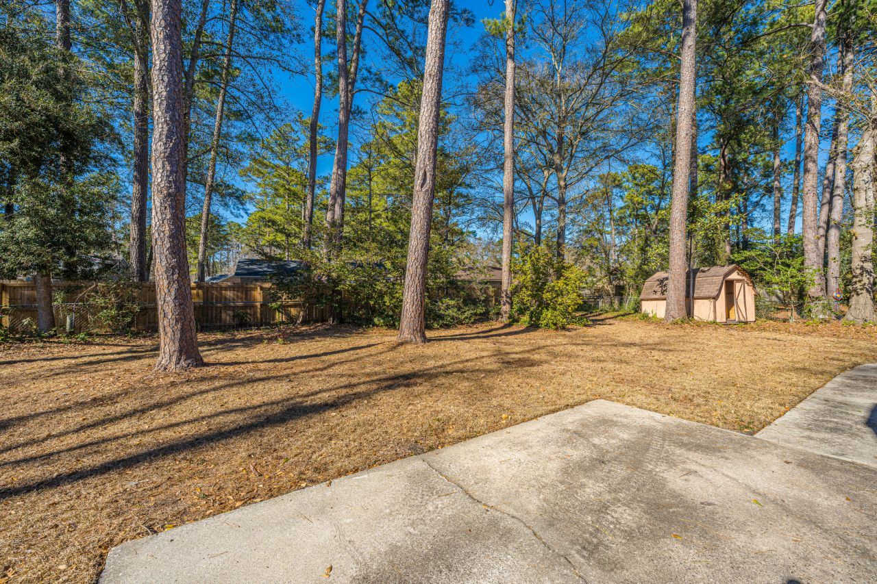 105 Chalcott Place Photo 38