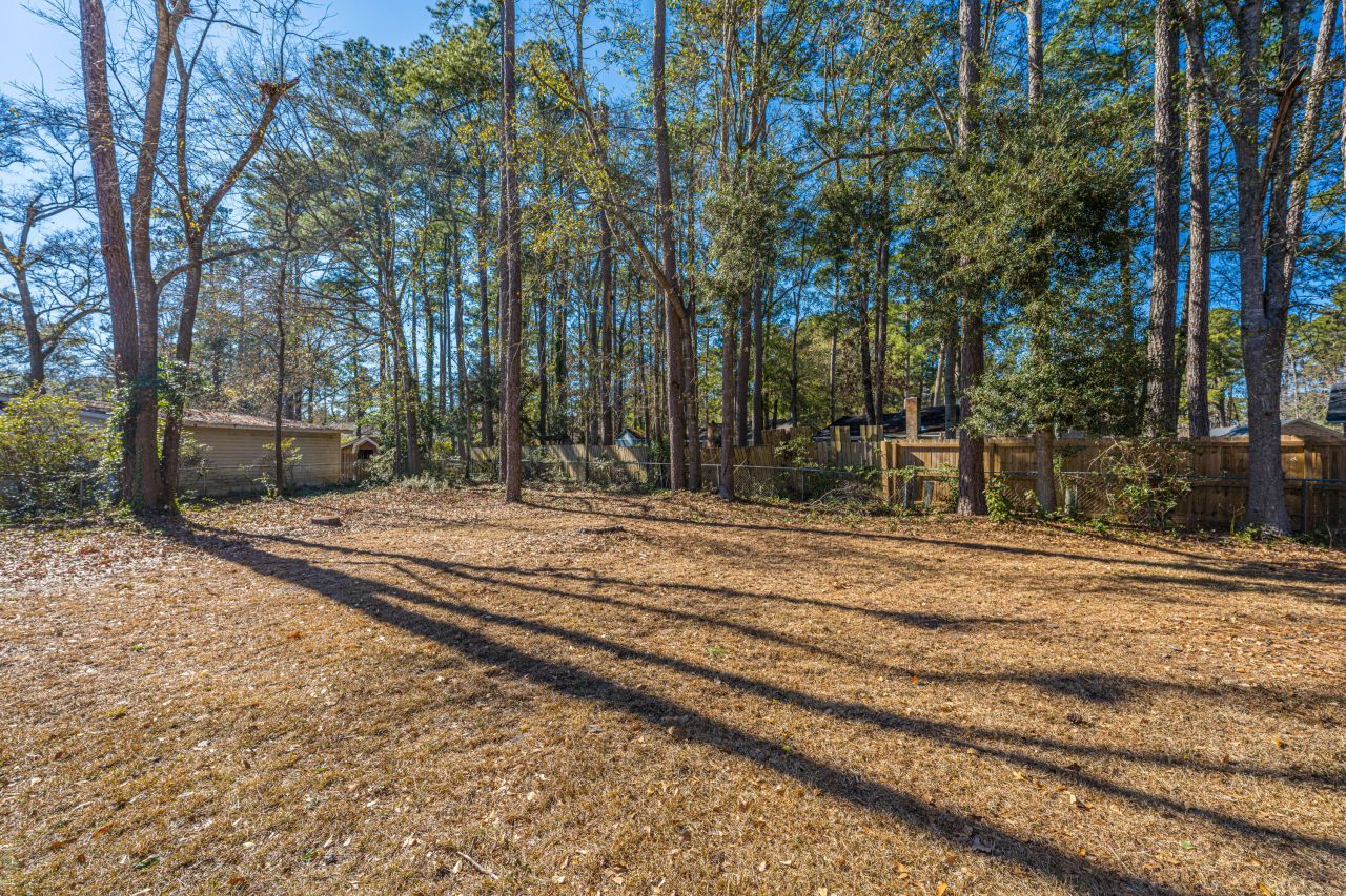 105 Chalcott Place Photo 39