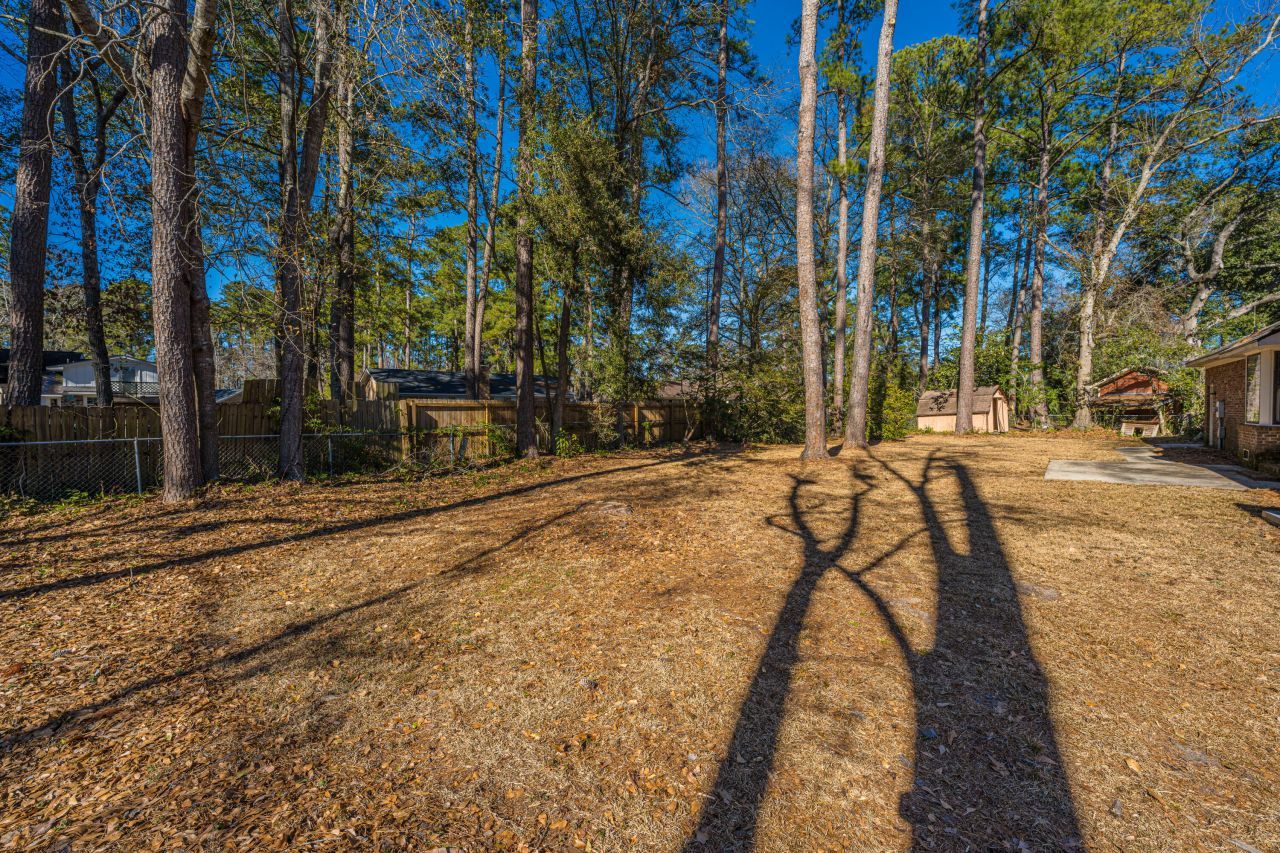 105 Chalcott Place Photo 41