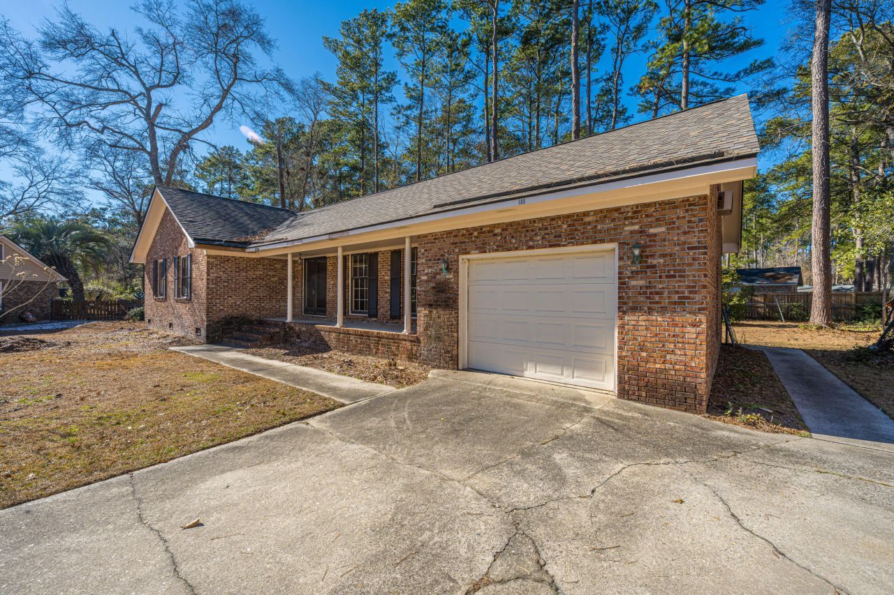 105 Chalcott Place Photo 5