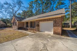 105 Chalcott Place photo 4