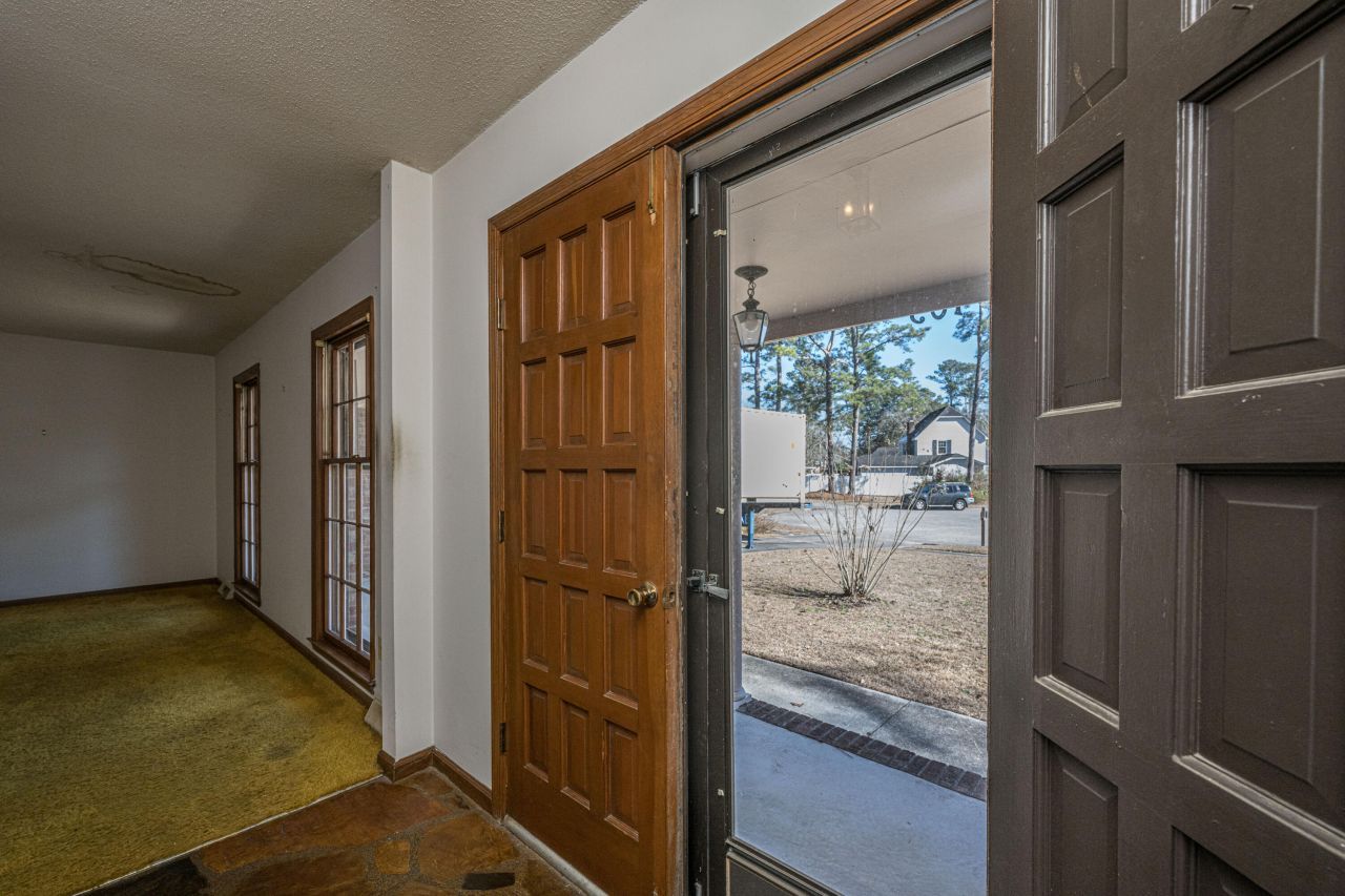 105 Chalcott Place Photo 6