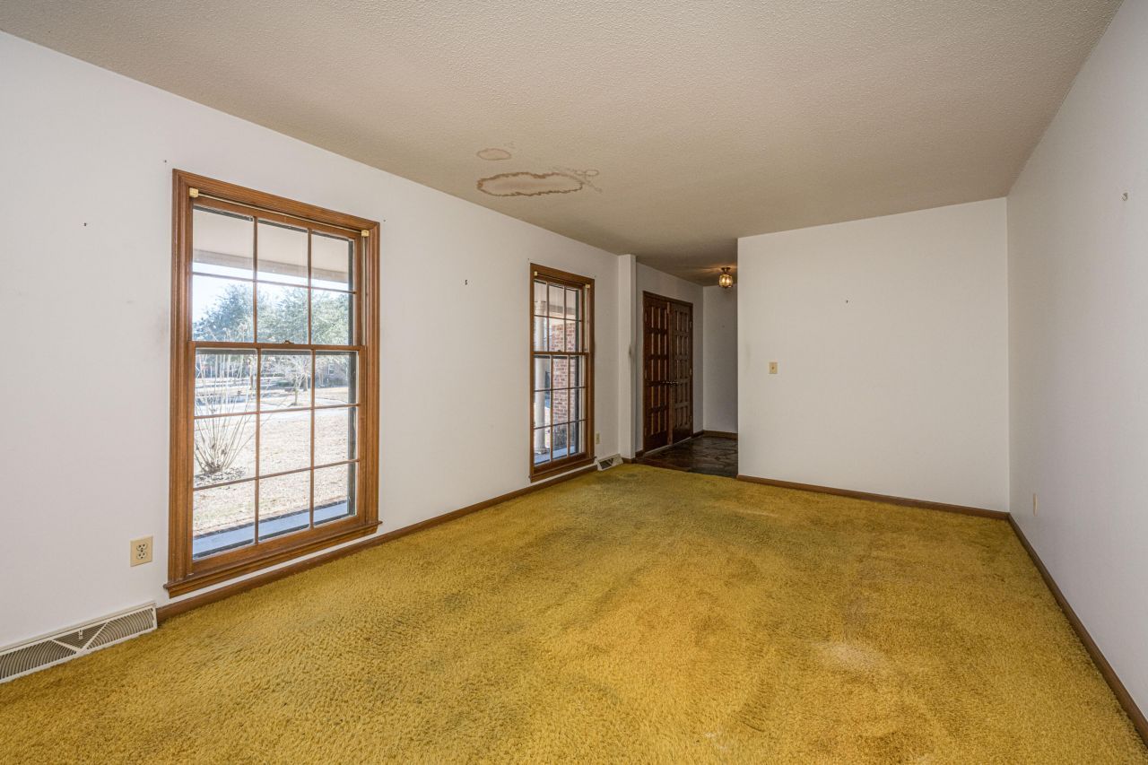 105 Chalcott Place Photo 9