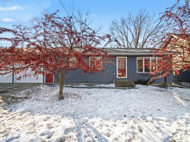 239 W Minnesota Street, Le Center, MN 56057