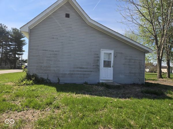 691 E Middle Street, Rosedale, IN 47874