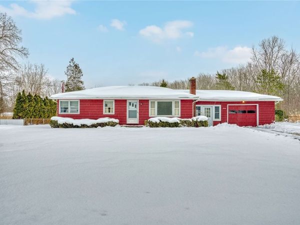 572 Holt Road, Webster, NY 14580