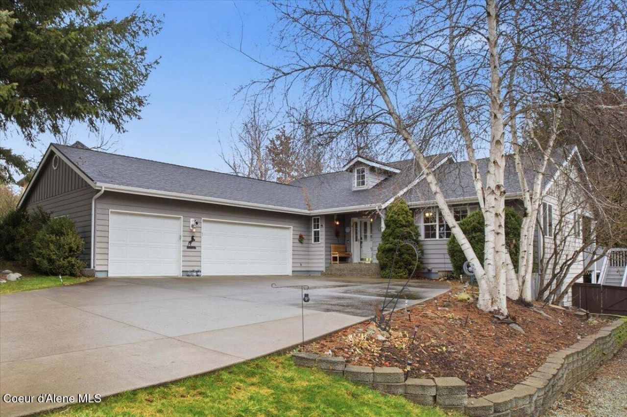 2744 N White Pines Dr, Coeur d Alene, ID 83815 Main Photo