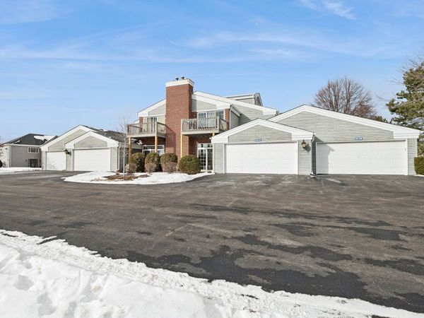 8226 Cinnamon Lane, Unit H-4-D, Fox Lake, IL 60020