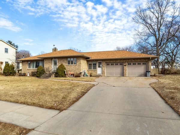 838 S State Street, Geneseo, IL 61254