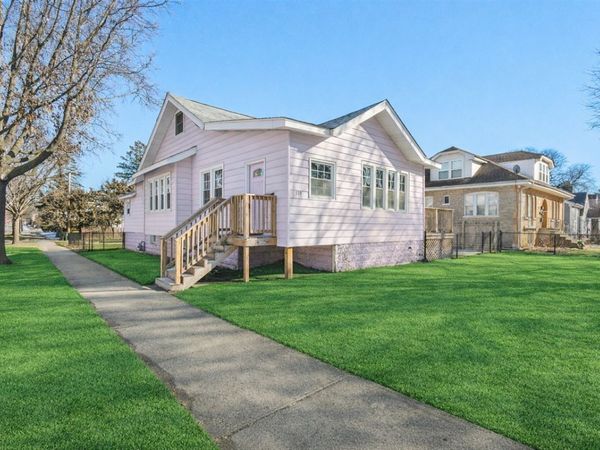 139 N Grant Street, Westmont, IL 60559