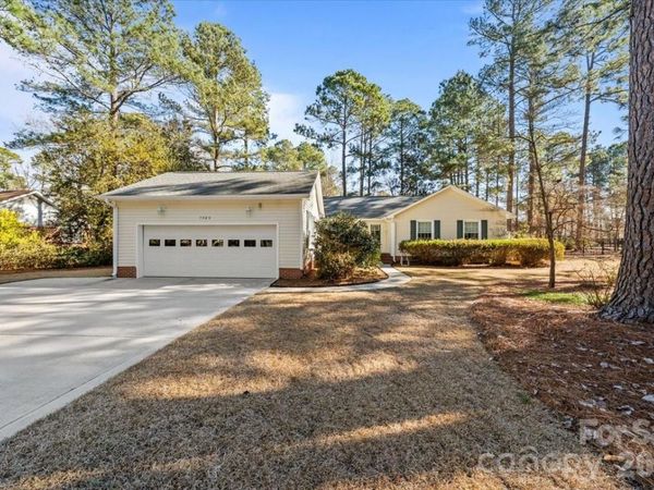 7980 Glasgow Drive, Laurinburg, NC 28352