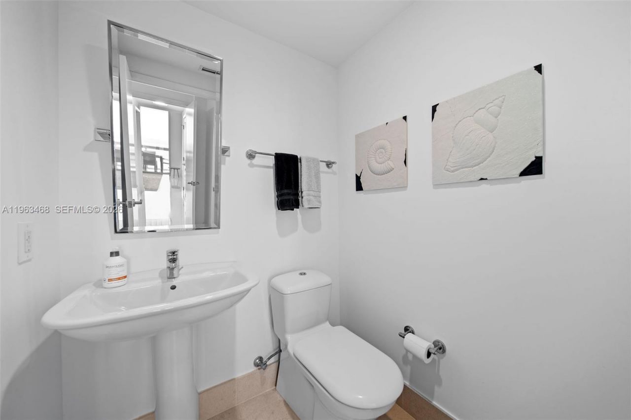 6899 Collins Ave, Unit 2207, Miami Beach, FL 33141 Photo