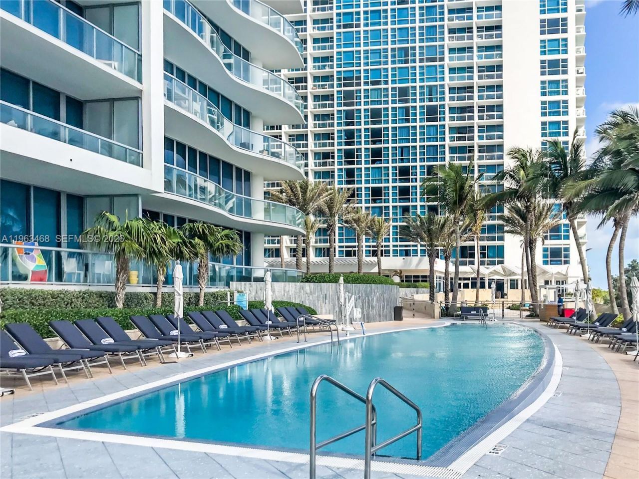 6899 Collins Ave, Unit 2207, Miami Beach, FL 33141 Photo