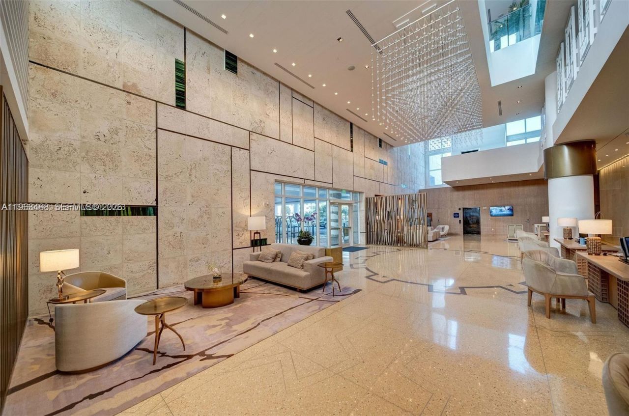 6899 Collins Ave, Unit 2207, Miami Beach, FL 33141 Photo