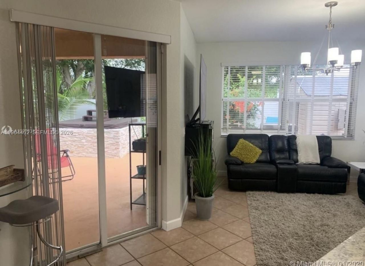 2240 NE 37th Ter , Homestead, FL 33033 Photo