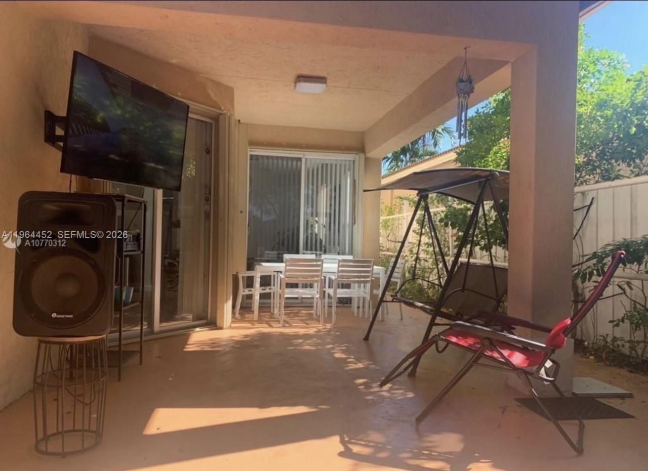 2240 NE 37th Ter , Homestead, FL 33033 Photo